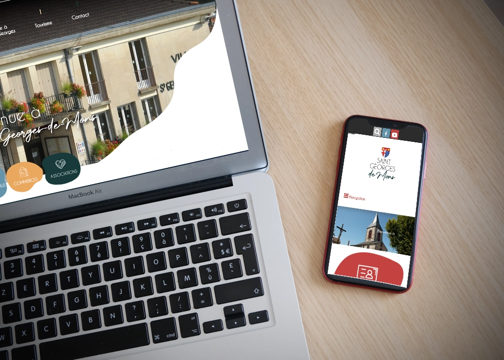 Mockup smartphone avec ordinateur de la mairie de Saint-George-de-Mons